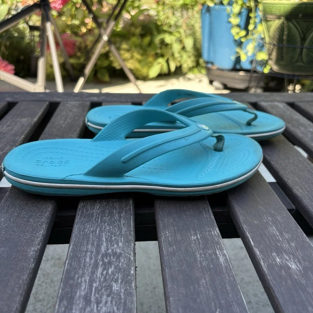 Crocs Kids J2 Blue Flip Flop Sandals Beach Pool Summer Lightweight Comfort